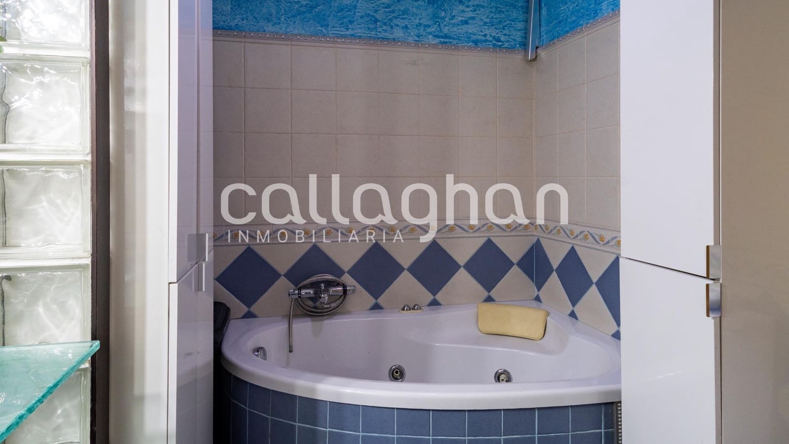 4 bedroom Flat for sale in Sagunto / Sagunt with garage - € 219,000 (Ref: 9534887)