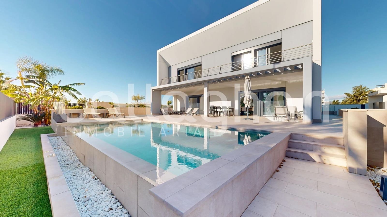 5 bedroom Villa for sale in Almenara with pool garage - € 2,160,000 (Ref: 9536087)