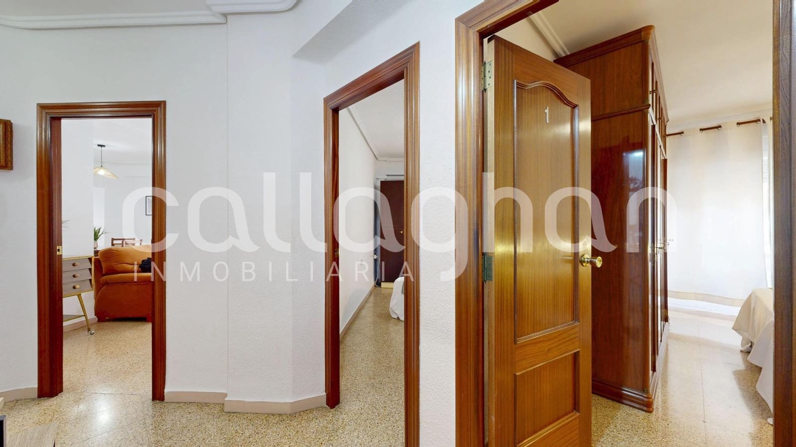 Piso de 3 habitaciones en València ciudad en venta - 290.000 € (Ref: 9556058)