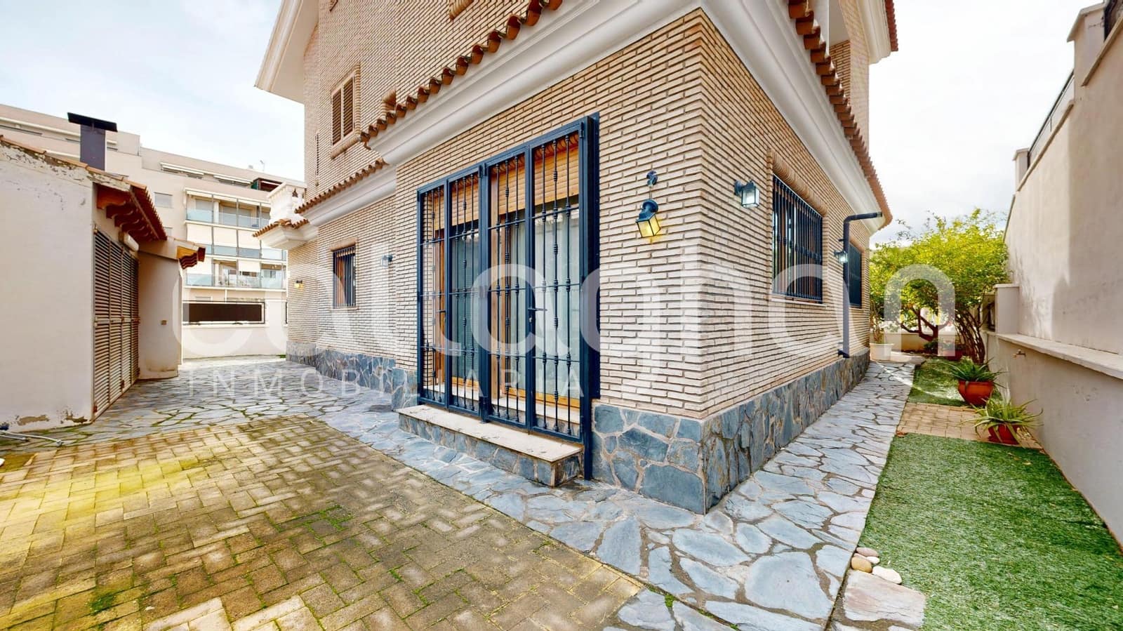 Chalet de 5 habitaciones en Almenara en venta con garaje - 450.000 € (Ref: 9556059)