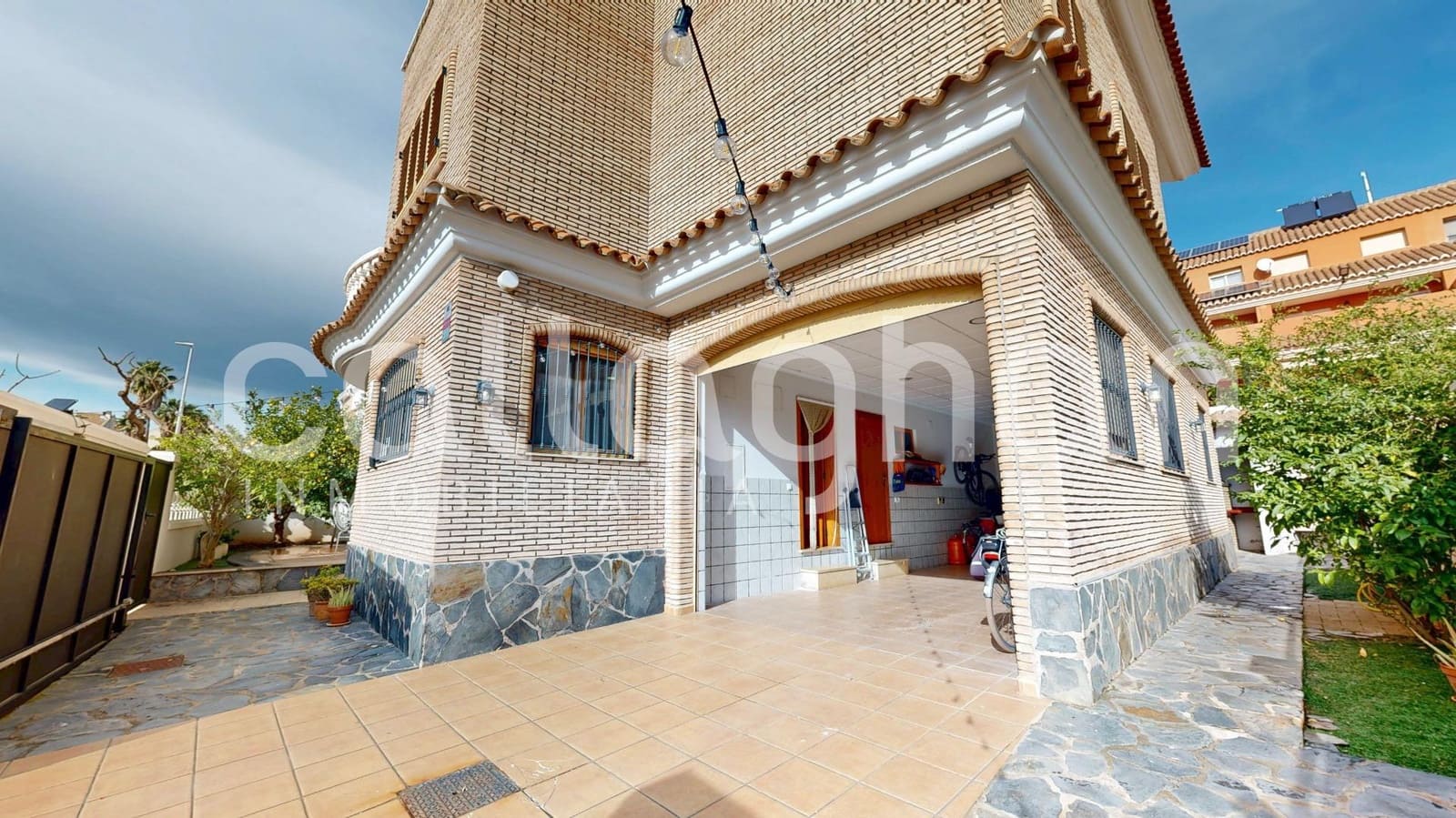 5 bedroom Villa for sale in Almenara with garage - € 450,000 (Ref: 9556059)