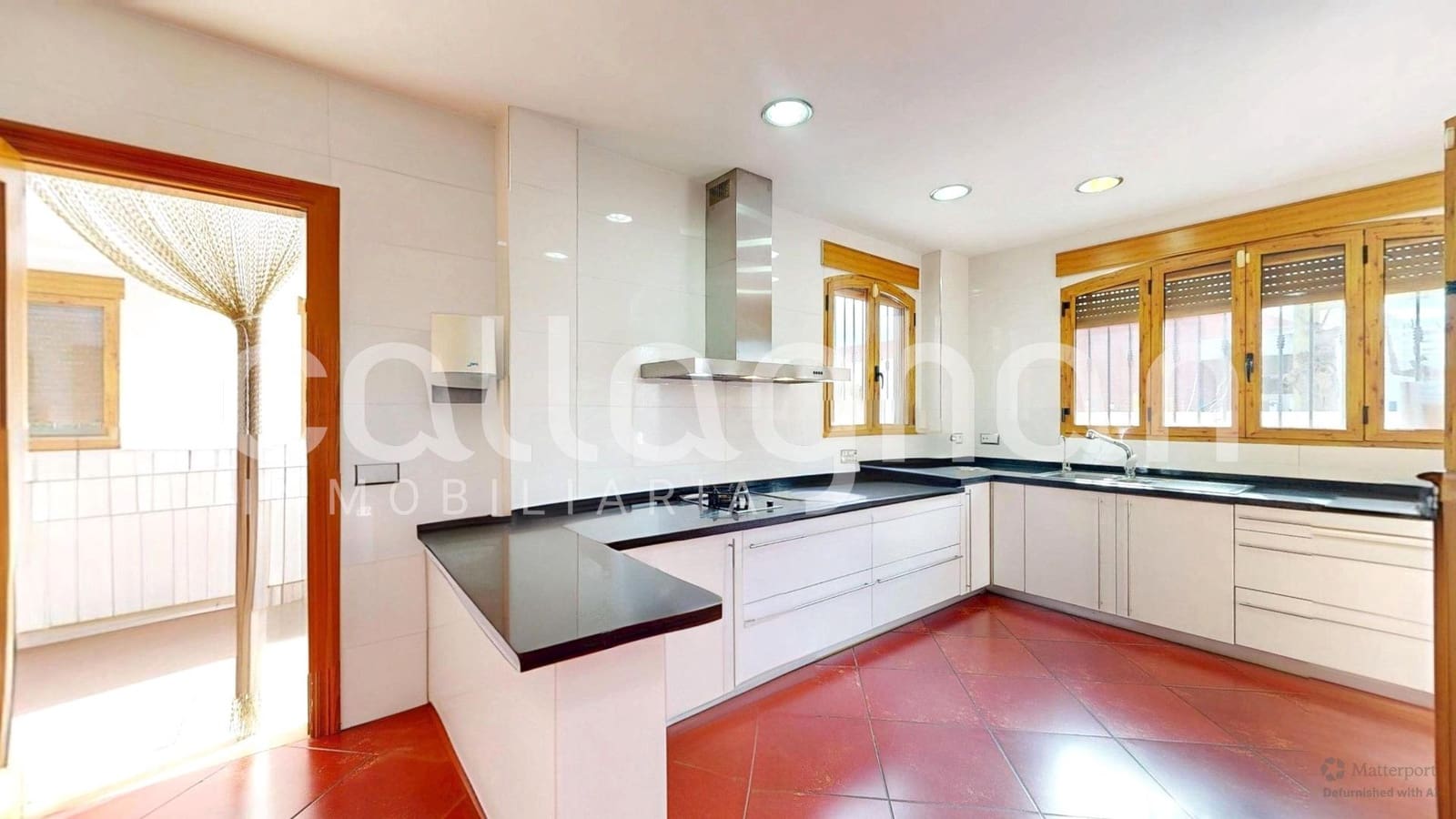 5 bedroom Villa for sale in Almenara with garage - € 450,000 (Ref: 9556059)
