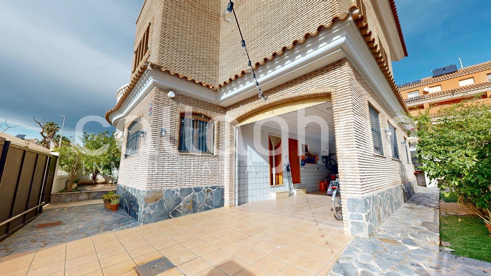 5 bedroom Villa for sale in Almenara with garage - € 450,000 (Ref: 9556059)
