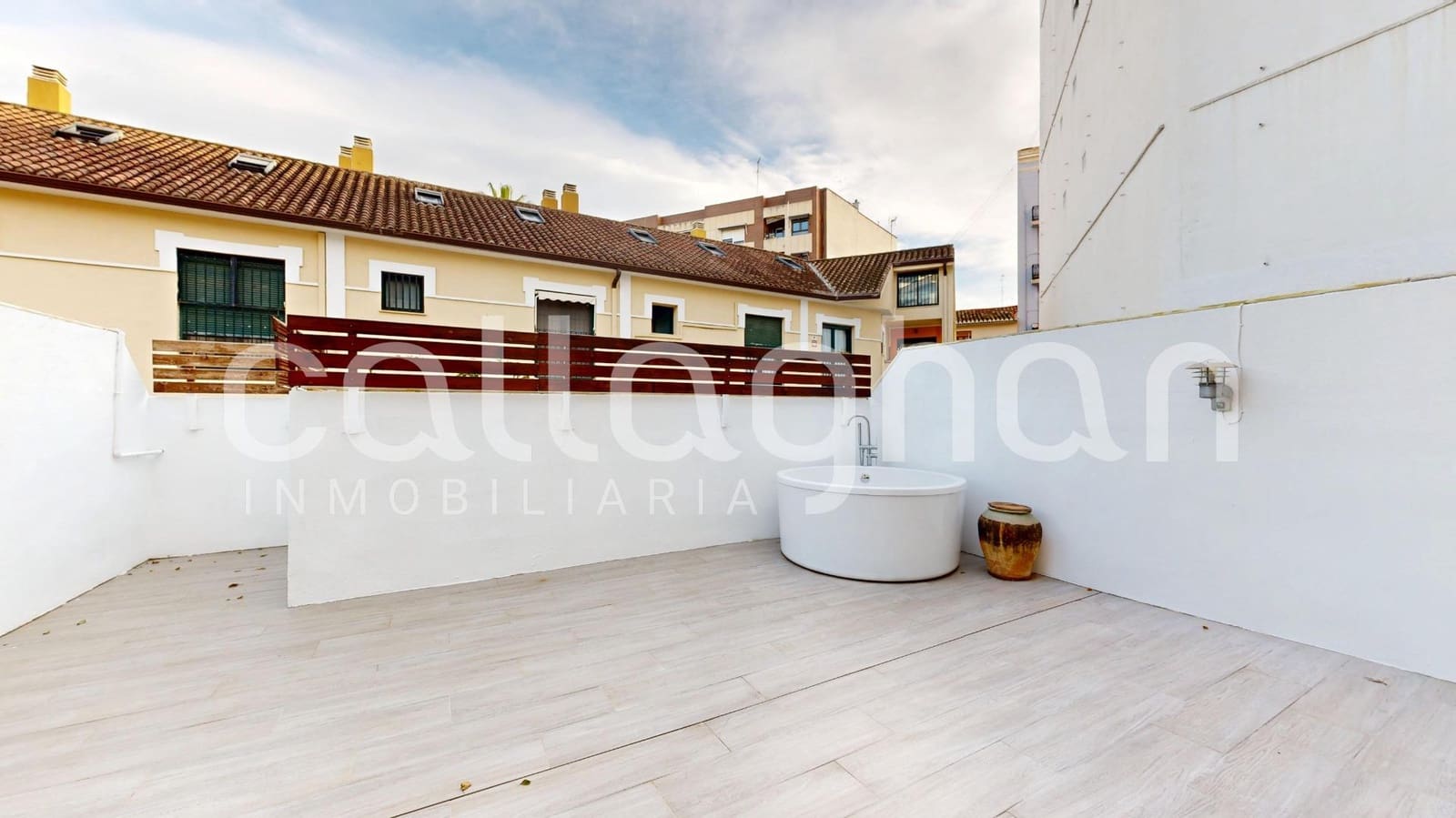 3 bedroom Terraced Villa for sale in Valencia city with garage - € 650,000 (Ref: 9556060)