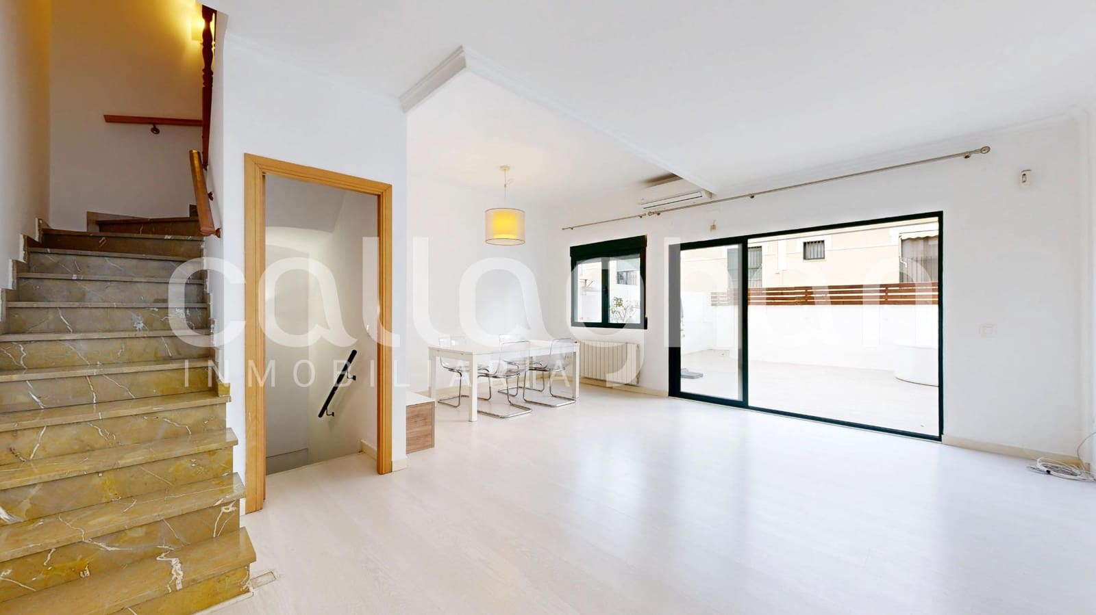 3 bedroom Terraced Villa for sale in Valencia city with garage - € 650,000 (Ref: 9556060)
