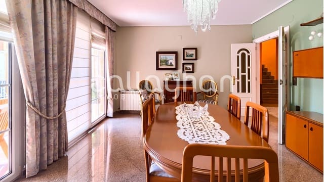 4 soveværelse Rækkehus til salg i Chilches med swimmingpool garage - € 490.000 (Ref: 9557968)