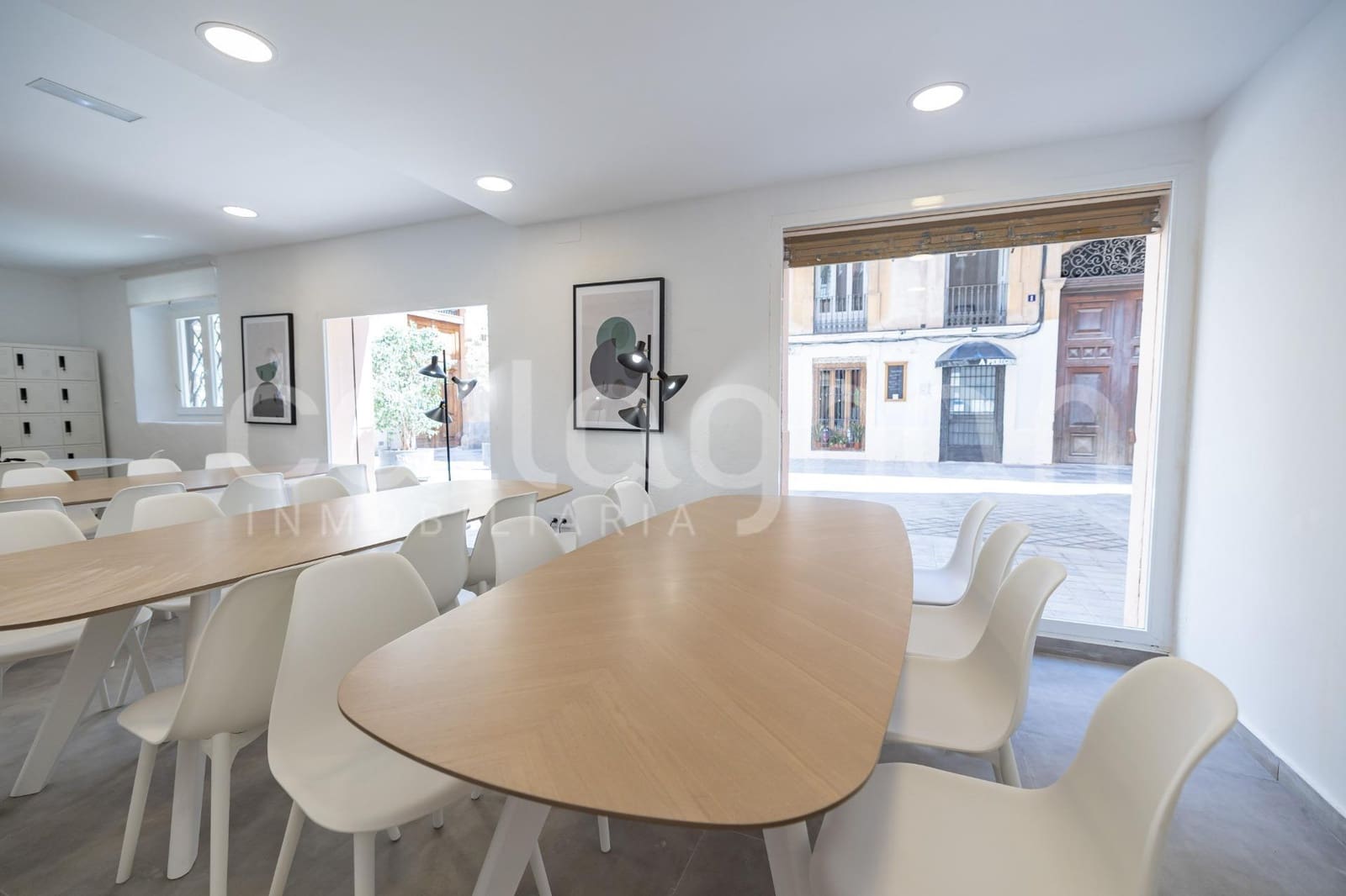 40 bedroom Apartment for sale in Valencia city - € 4,000,000 (Ref: 9557977)