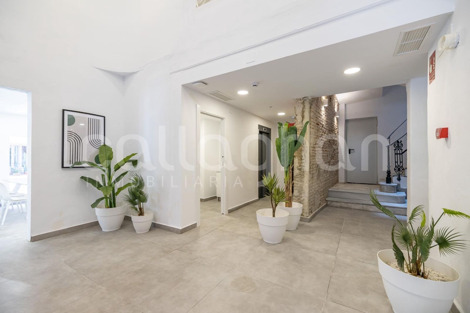 40 bedroom Apartment for sale in Valencia city - € 4,000,000 (Ref: 9557977)