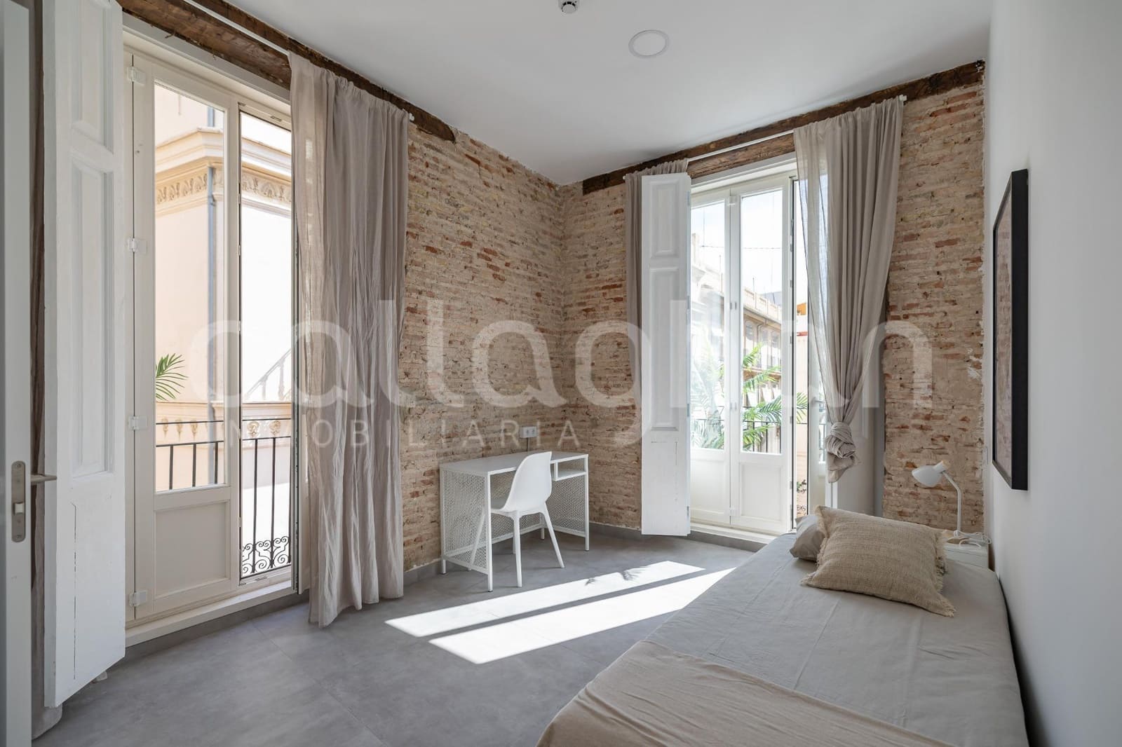 40 bedroom Apartment for sale in Valencia city - € 4,000,000 (Ref: 9557977)