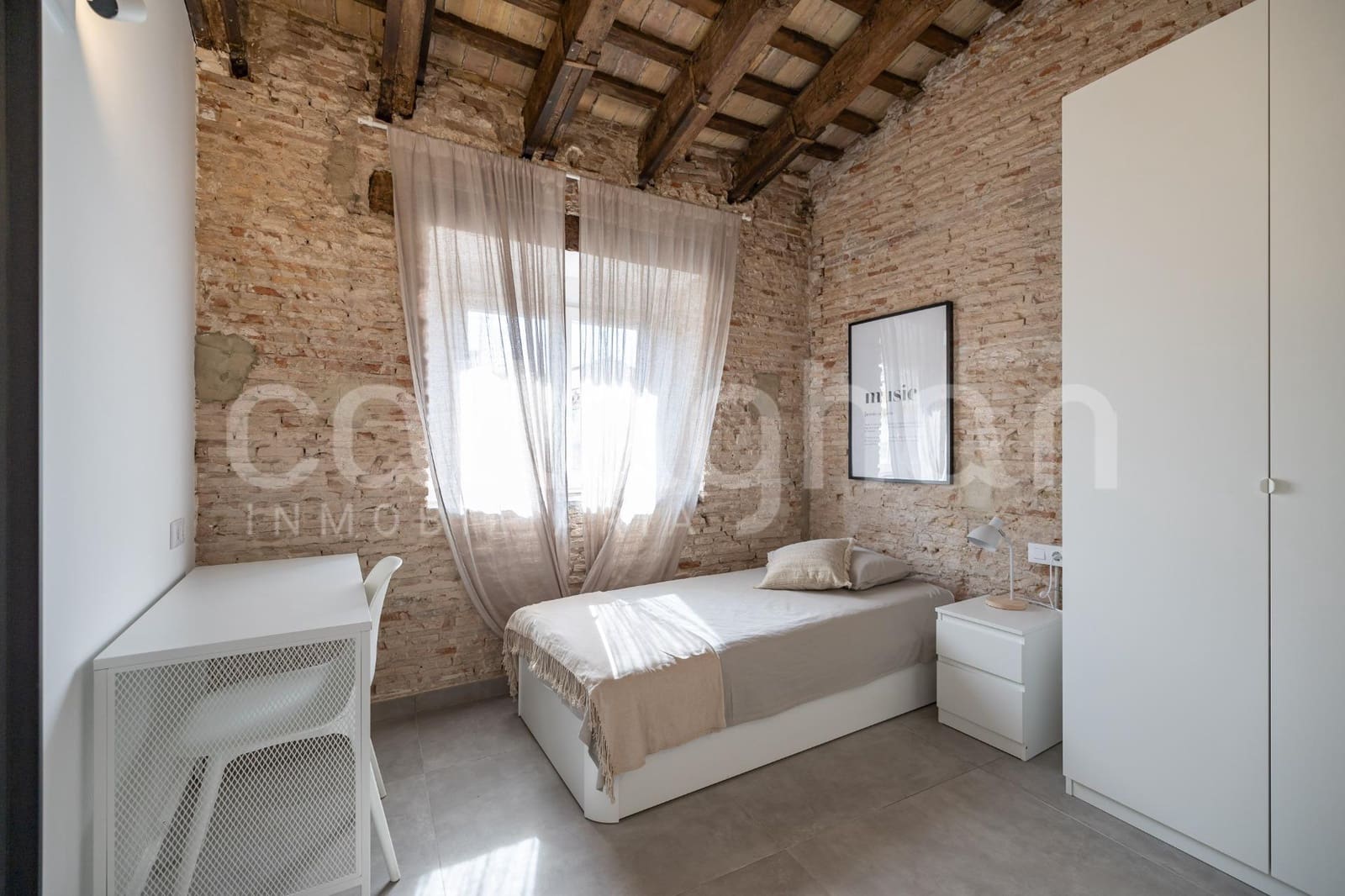 40 bedroom Apartment for sale in Valencia city - € 4,000,000 (Ref: 9557977)