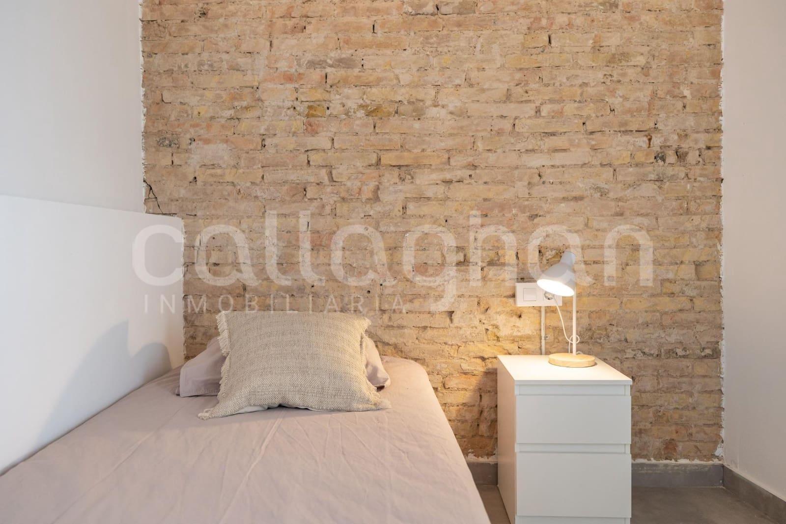 40 bedroom Apartment for sale in Valencia city - € 4,000,000 (Ref: 9557977)
