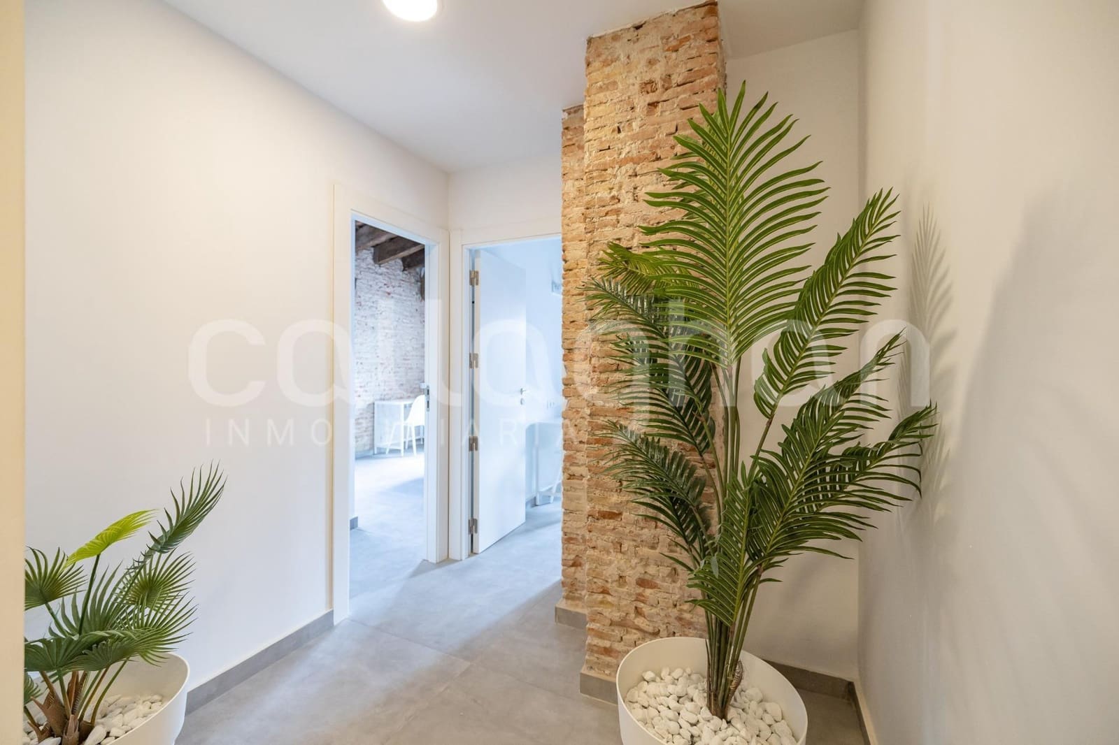 40 bedroom Apartment for sale in Valencia city - € 4,000,000 (Ref: 9557977)