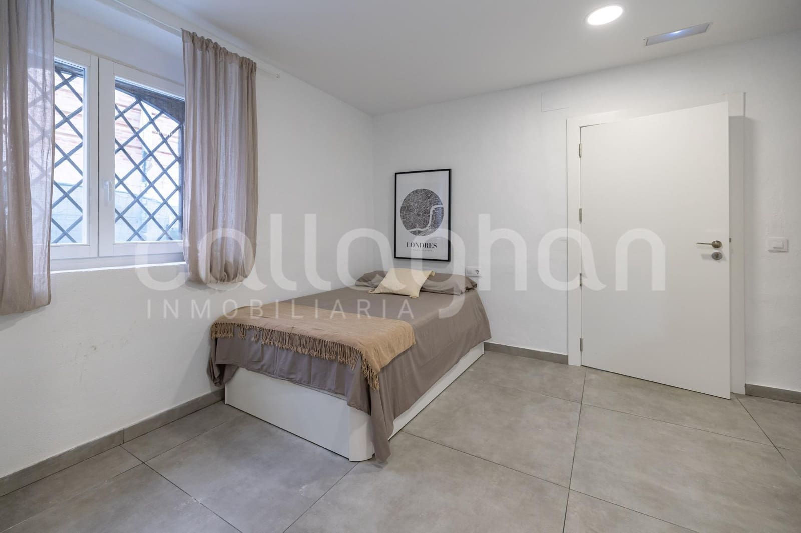 40 bedroom Apartment for sale in Valencia city - € 4,000,000 (Ref: 9557977)