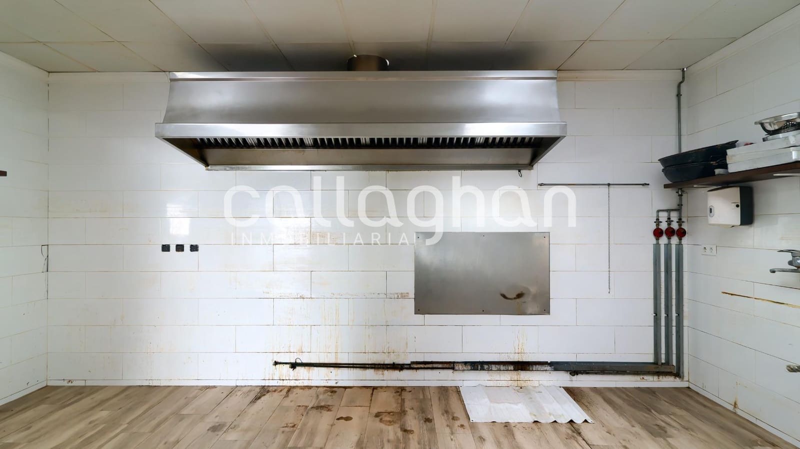 Commerciale in vendita in Riba-roja de Turia - 359.900 € (Rif: 9591528)