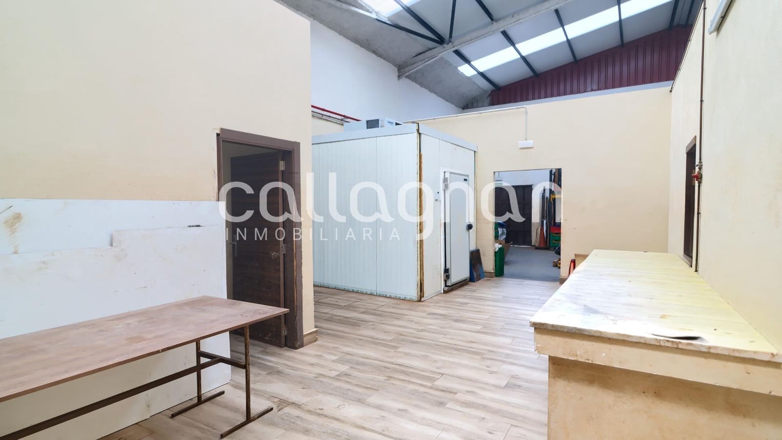 Commerciale in vendita in Riba-roja de Turia - 359.900 € (Rif: 9591528)