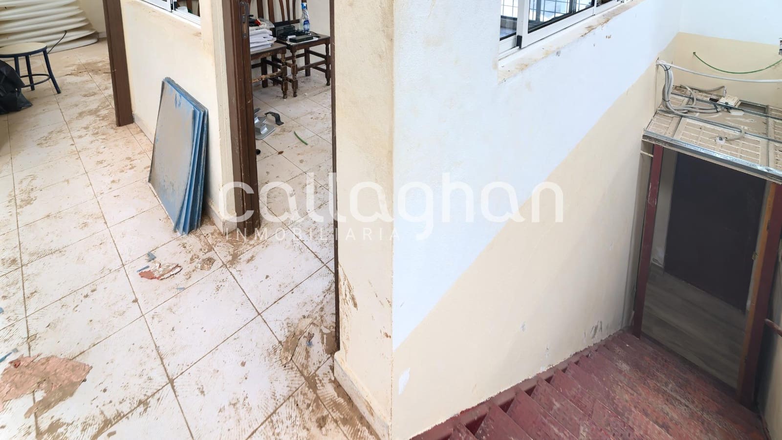 Commerciale in vendita in Riba-roja de Turia - 359.900 € (Rif: 9591528)