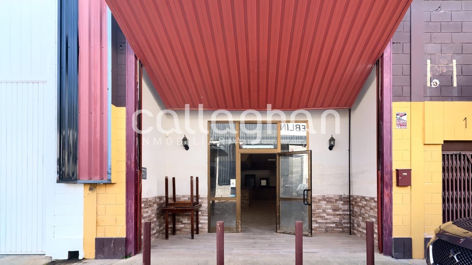 Commerciale in vendita in Riba-roja de Turia - 359.900 € (Rif: 9591528)