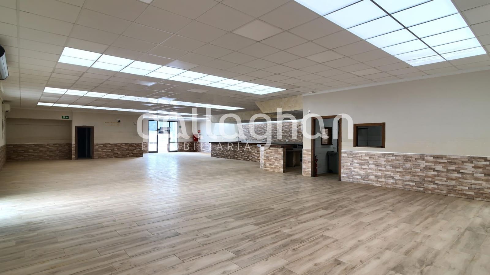 Commerciale in vendita in Riba-roja de Turia - 359.900 € (Rif: 9591528)