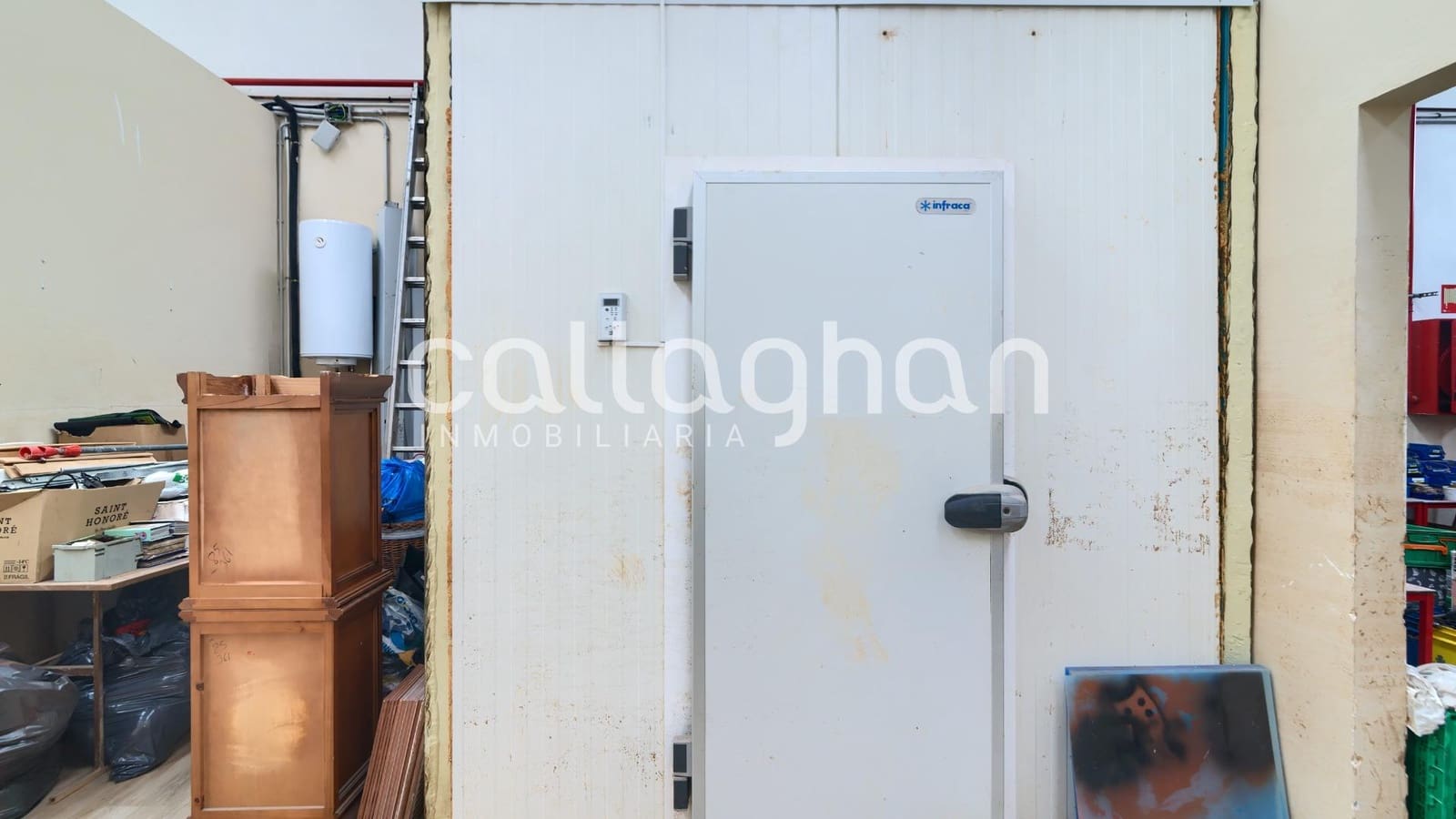 Commerciale in vendita in Riba-roja de Turia - 359.900 € (Rif: 9591528)