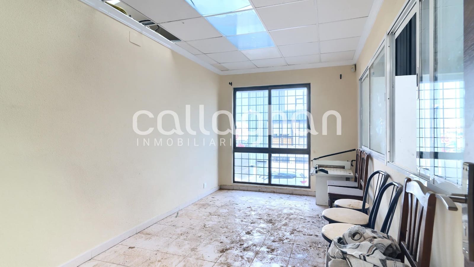 Commerciale in vendita in Riba-roja de Turia - 359.900 € (Rif: 9591528)