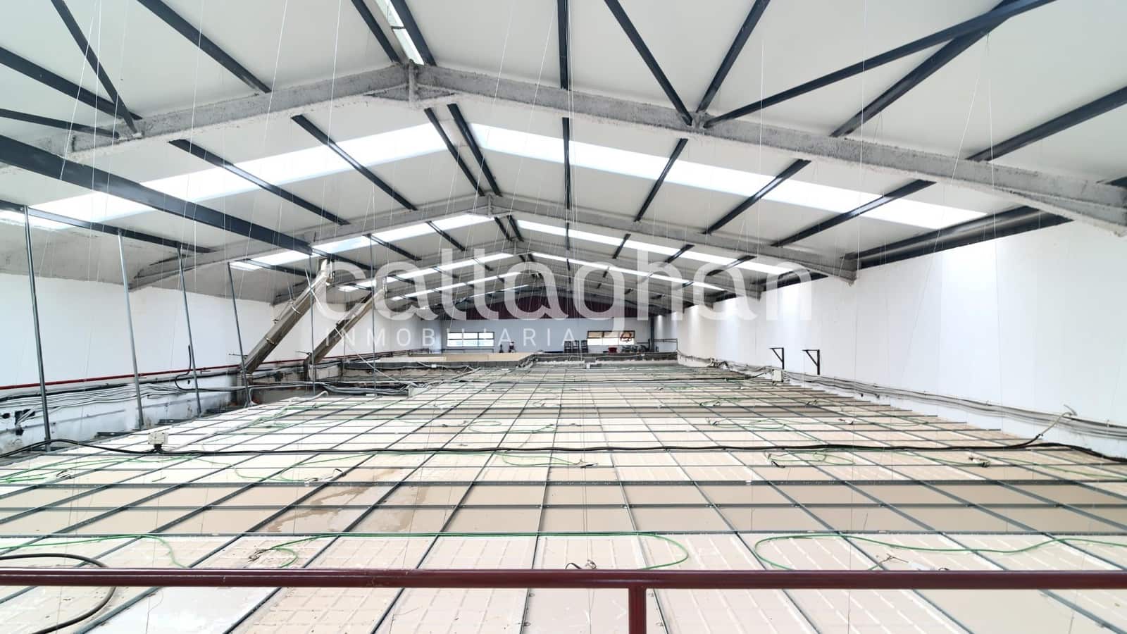 Commerciale in vendita in Riba-roja de Turia - 359.900 € (Rif: 9591528)