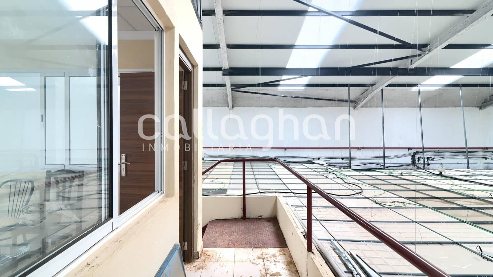 Commerciale in vendita in Riba-roja de Turia - 359.900 € (Rif: 9591528)