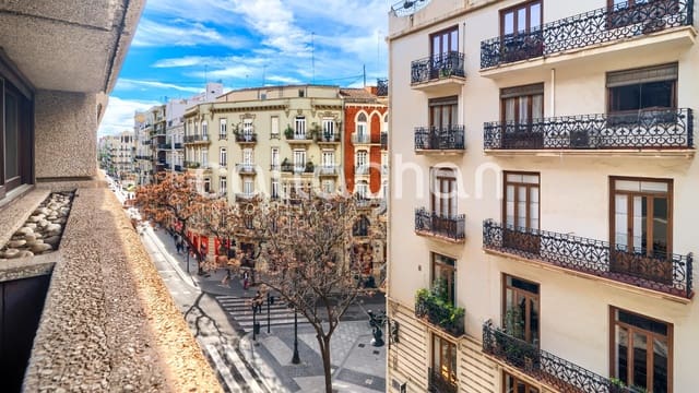 6 sypialnia Mieszkanie na sprzedaż w La Gran Via, Miasto Walencja - 1 350 000 € (Ref: 9591529)