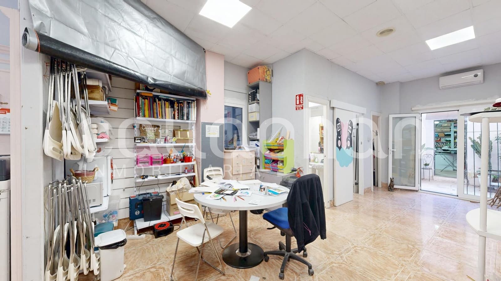 Commercial for sale in Valencia city - € 260,000 (Ref: 9619494)