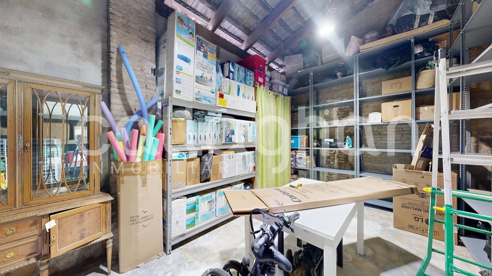 Commercial for sale in Valencia city - € 260,000 (Ref: 9619494)