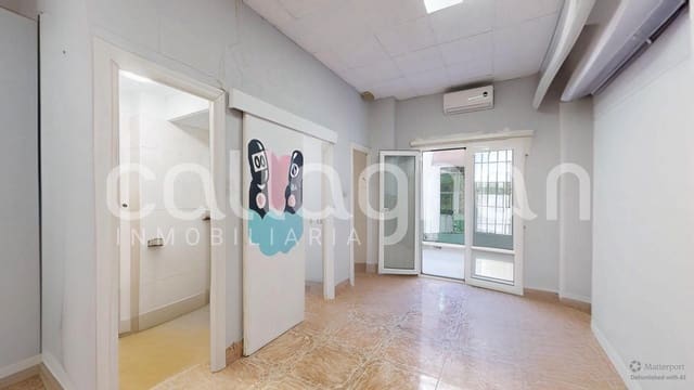 Erhverv til salg i Albors, Valencia by - € 260.000 (Ref: 9619494)