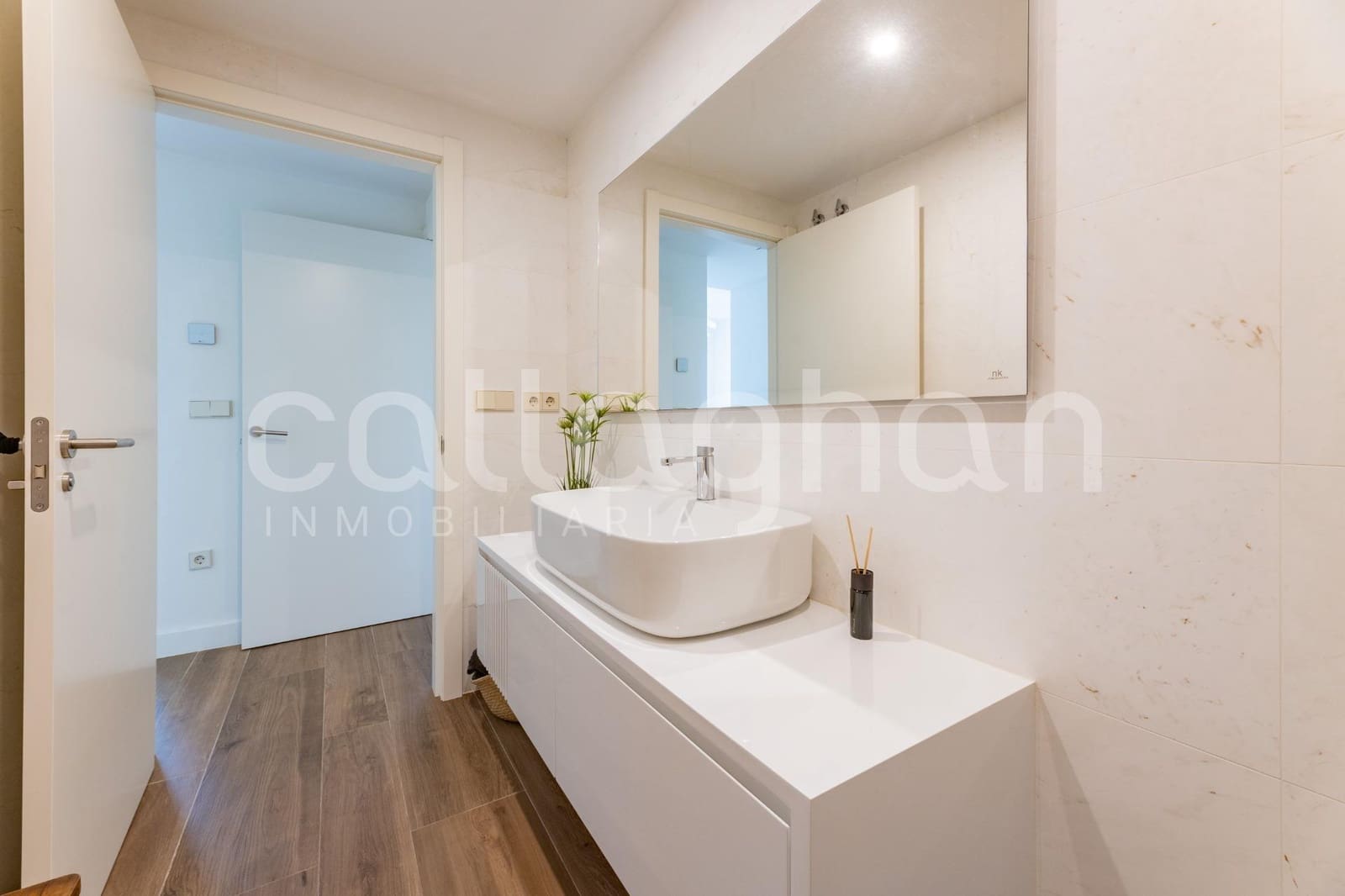 3 bedroom Flat for sale in Valencia city with pool garage - € 730,000 (Ref: 9619495)