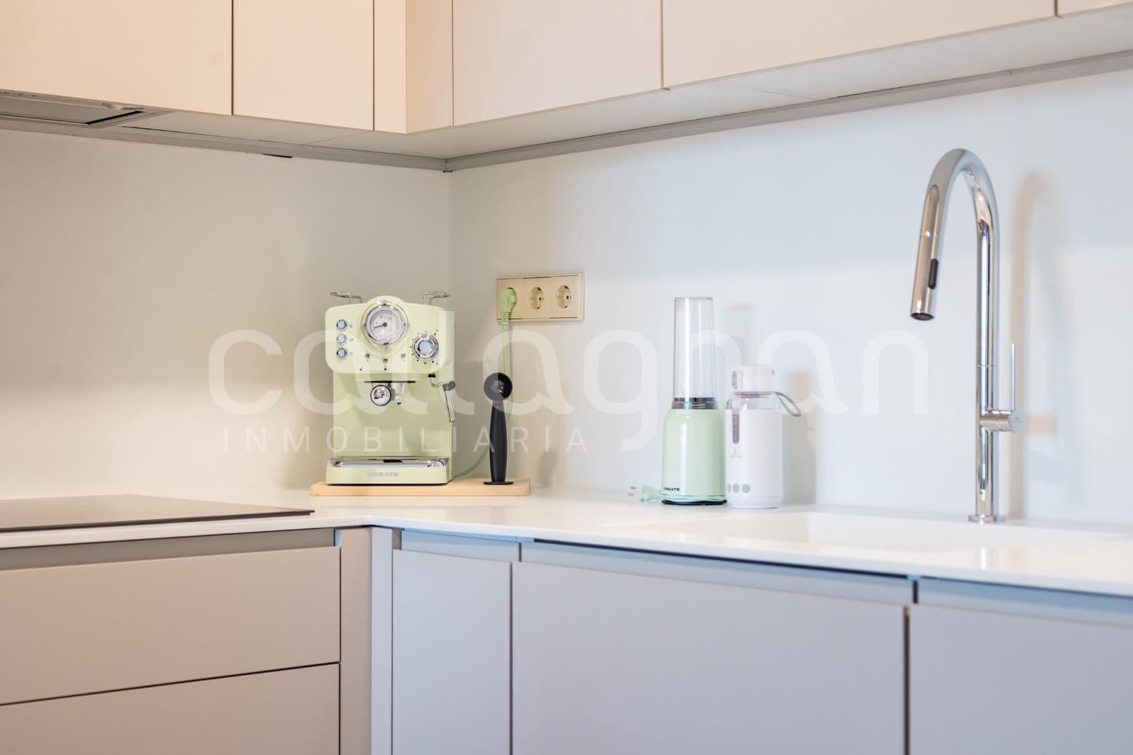 3 soverom Leilighet til salgs i Valencia by med svømmebasseng garasje - € 730 000 (Ref: 9619495)