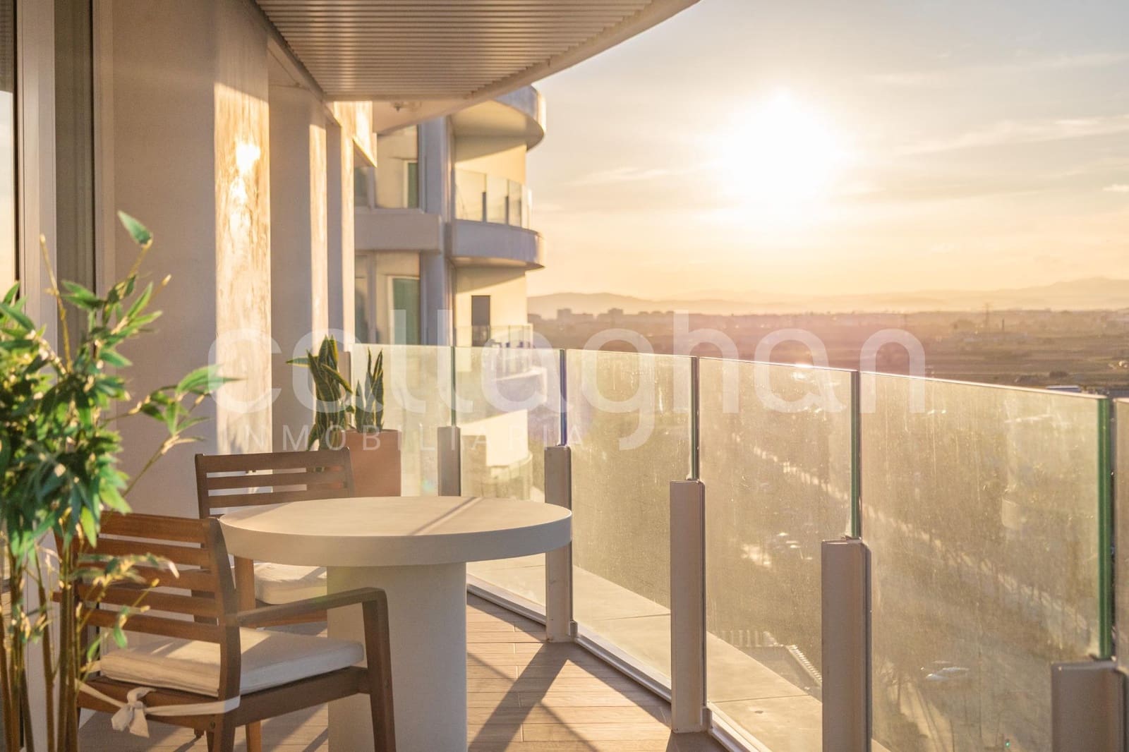 3 soverom Leilighet til salgs i Valencia by med svømmebasseng garasje - € 730 000 (Ref: 9619495)