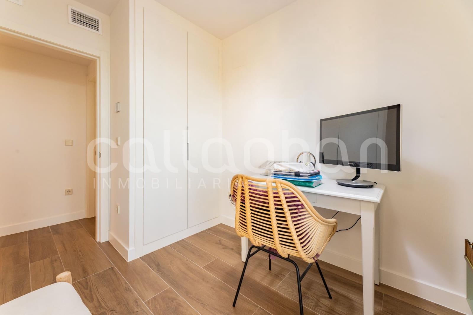 3 soverom Leilighet til salgs i Valencia by med svømmebasseng garasje - € 730 000 (Ref: 9619495)