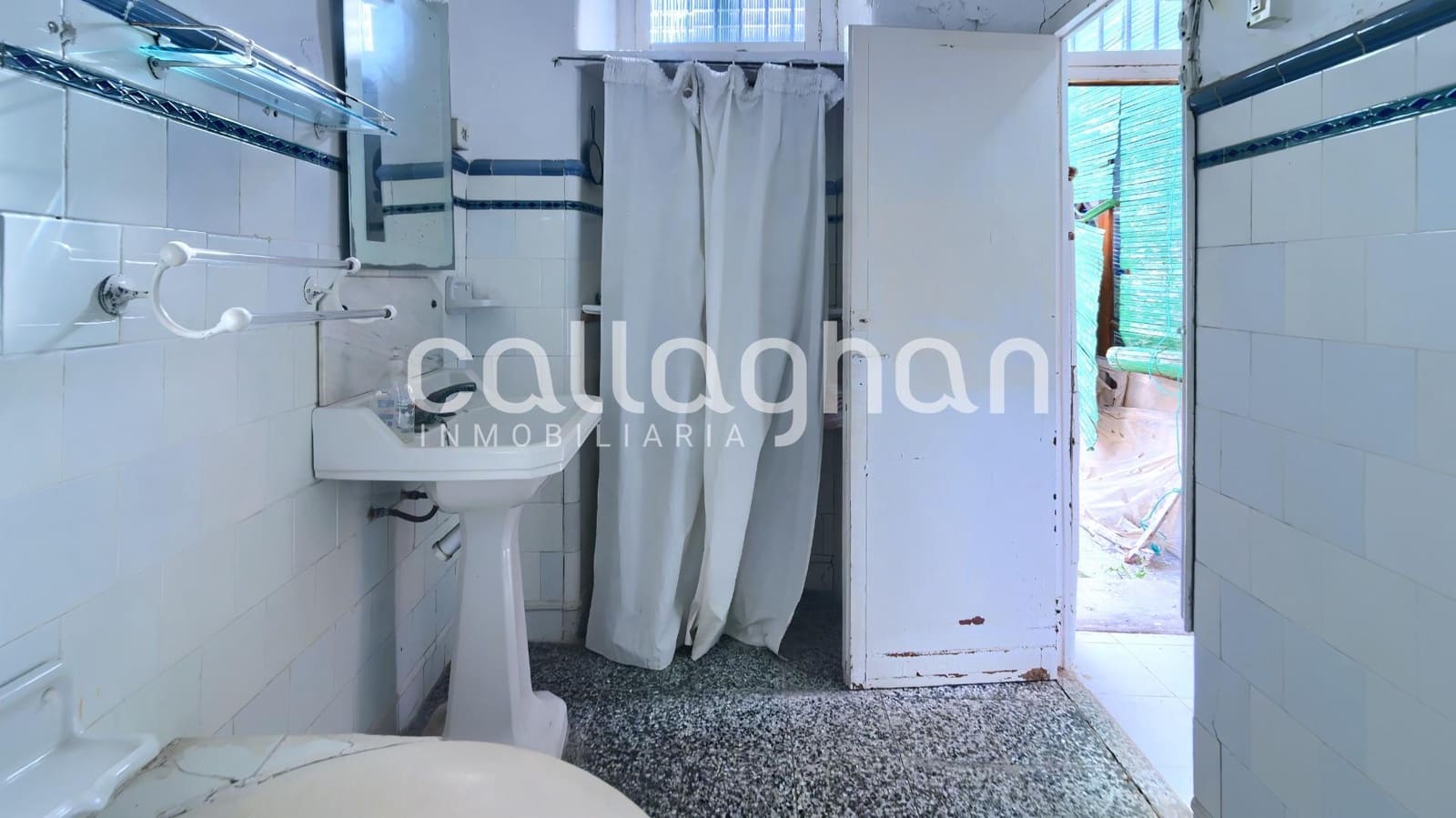 5 bedroom Townhouse for sale in Benaguasil - € 180,000 (Ref: 9622420)