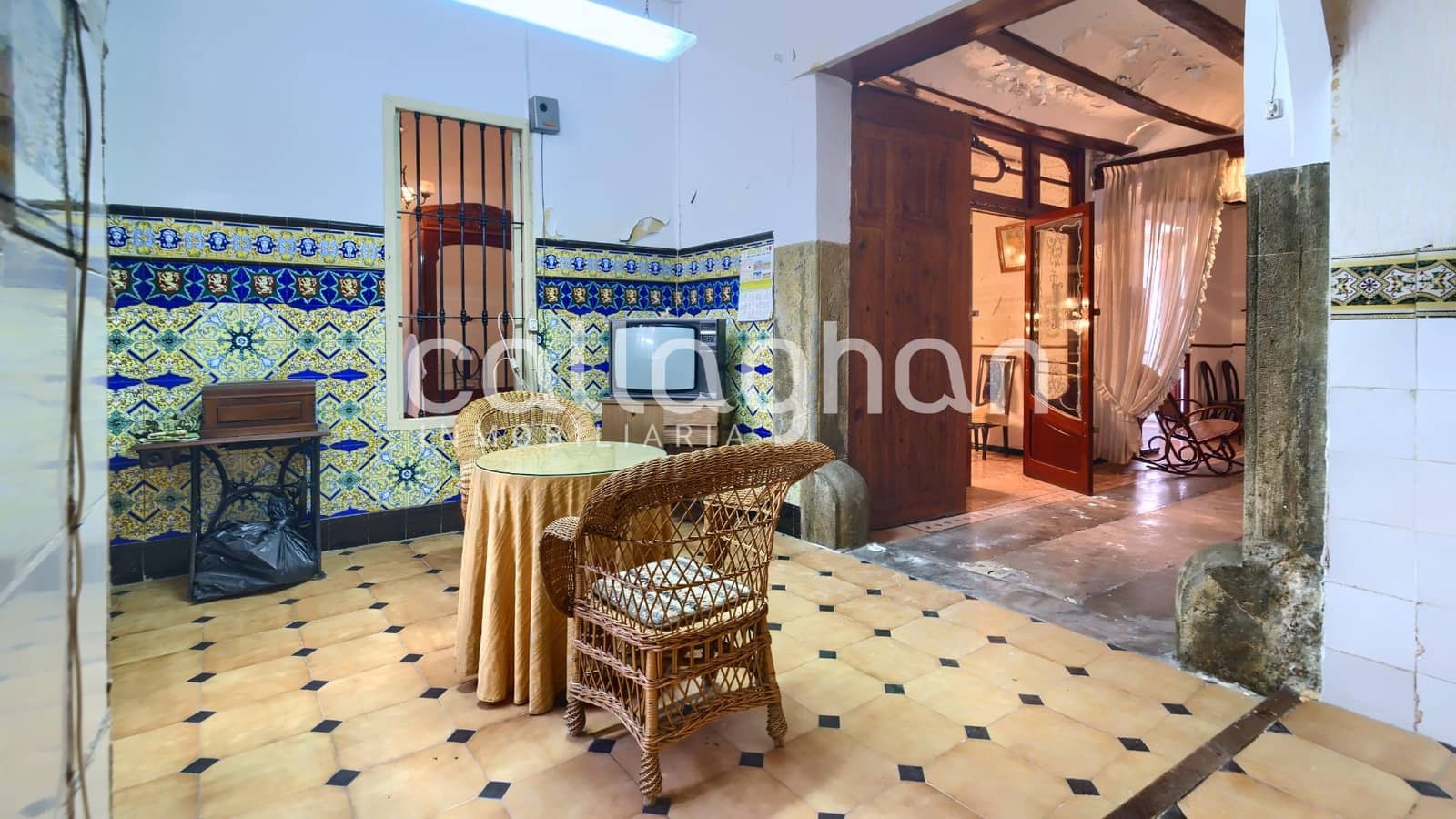 5 bedroom Townhouse for sale in Benaguasil - € 180,000 (Ref: 9622420)