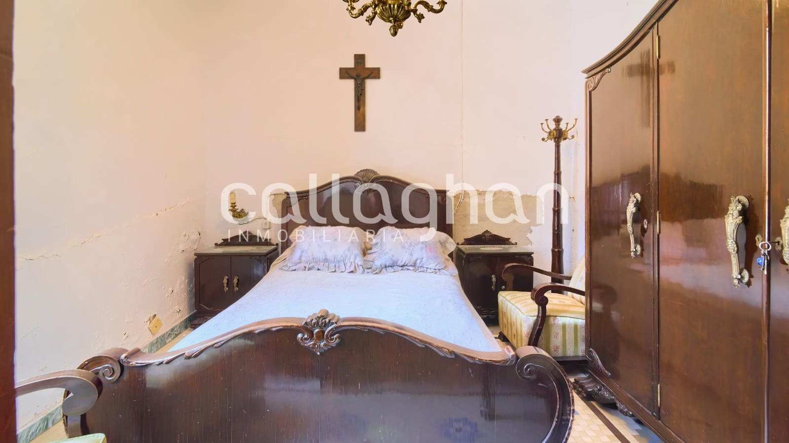 5 bedroom Townhouse for sale in Benaguasil - € 180,000 (Ref: 9622420)