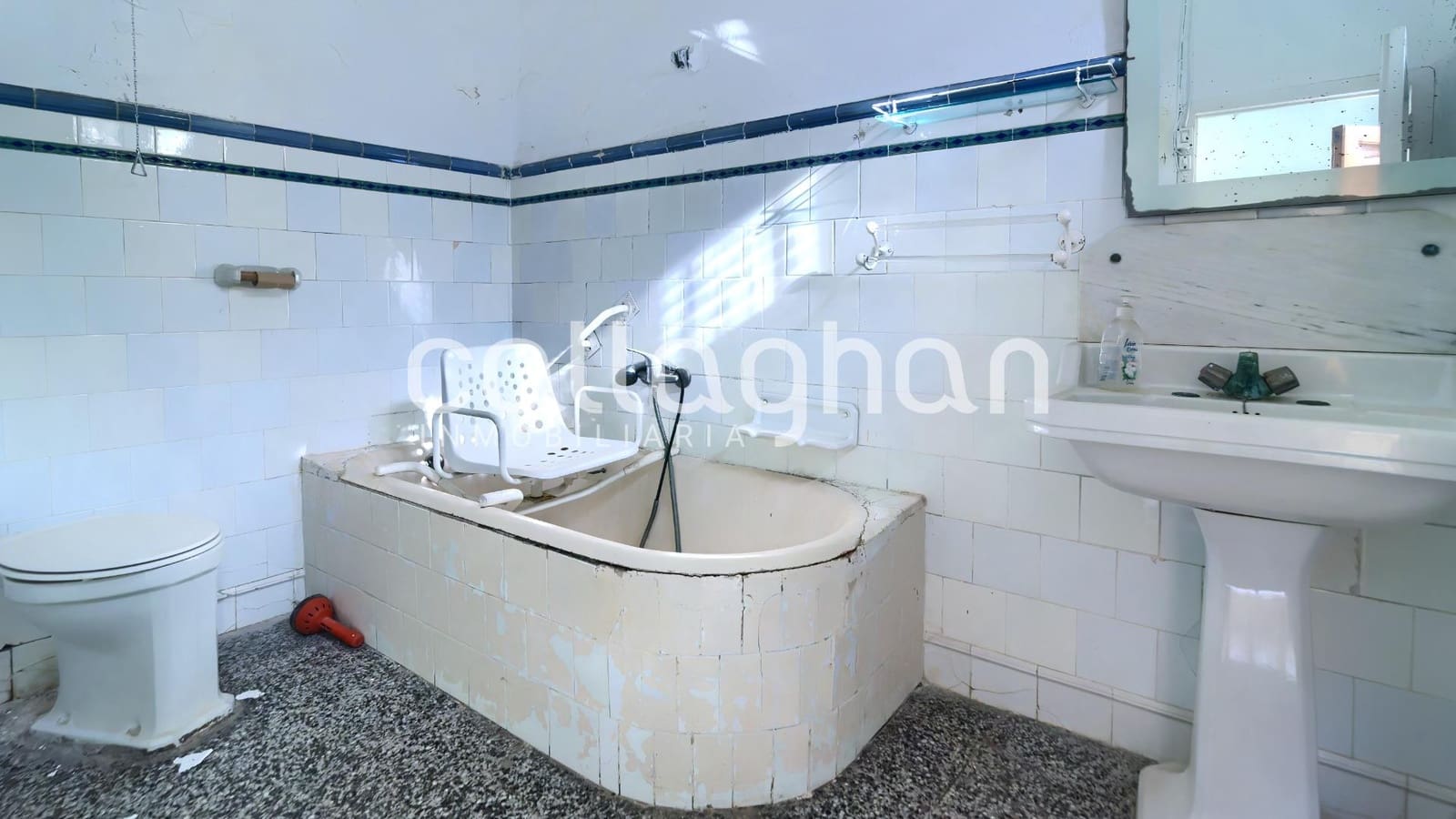 5 bedroom Townhouse for sale in Benaguasil - € 180,000 (Ref: 9622420)