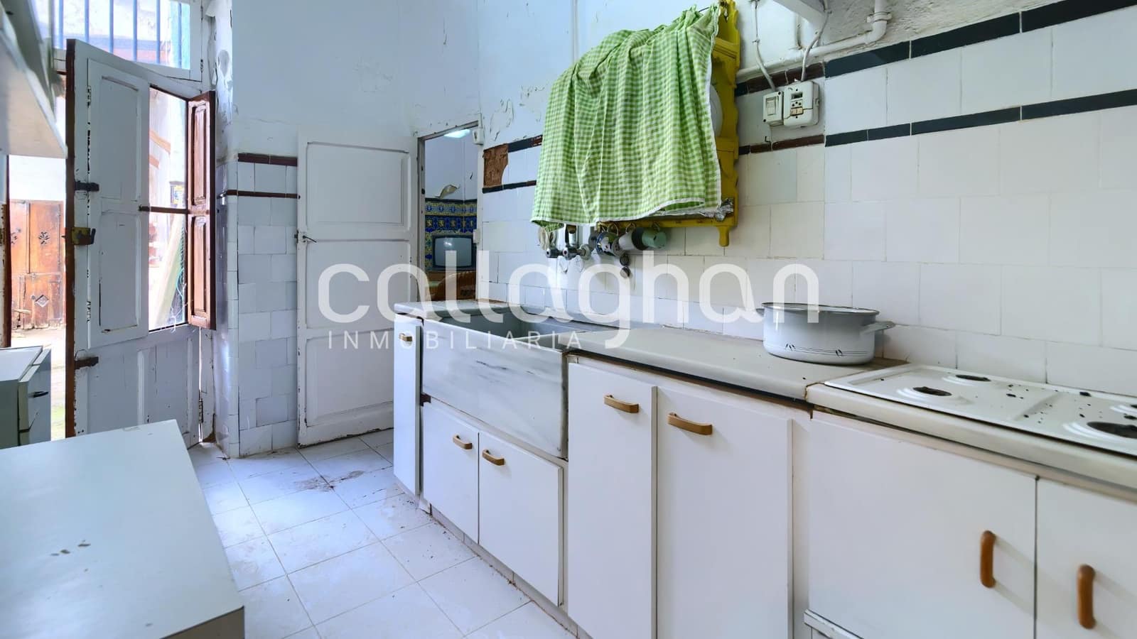 5 bedroom Townhouse for sale in Benaguasil - € 180,000 (Ref: 9622420)