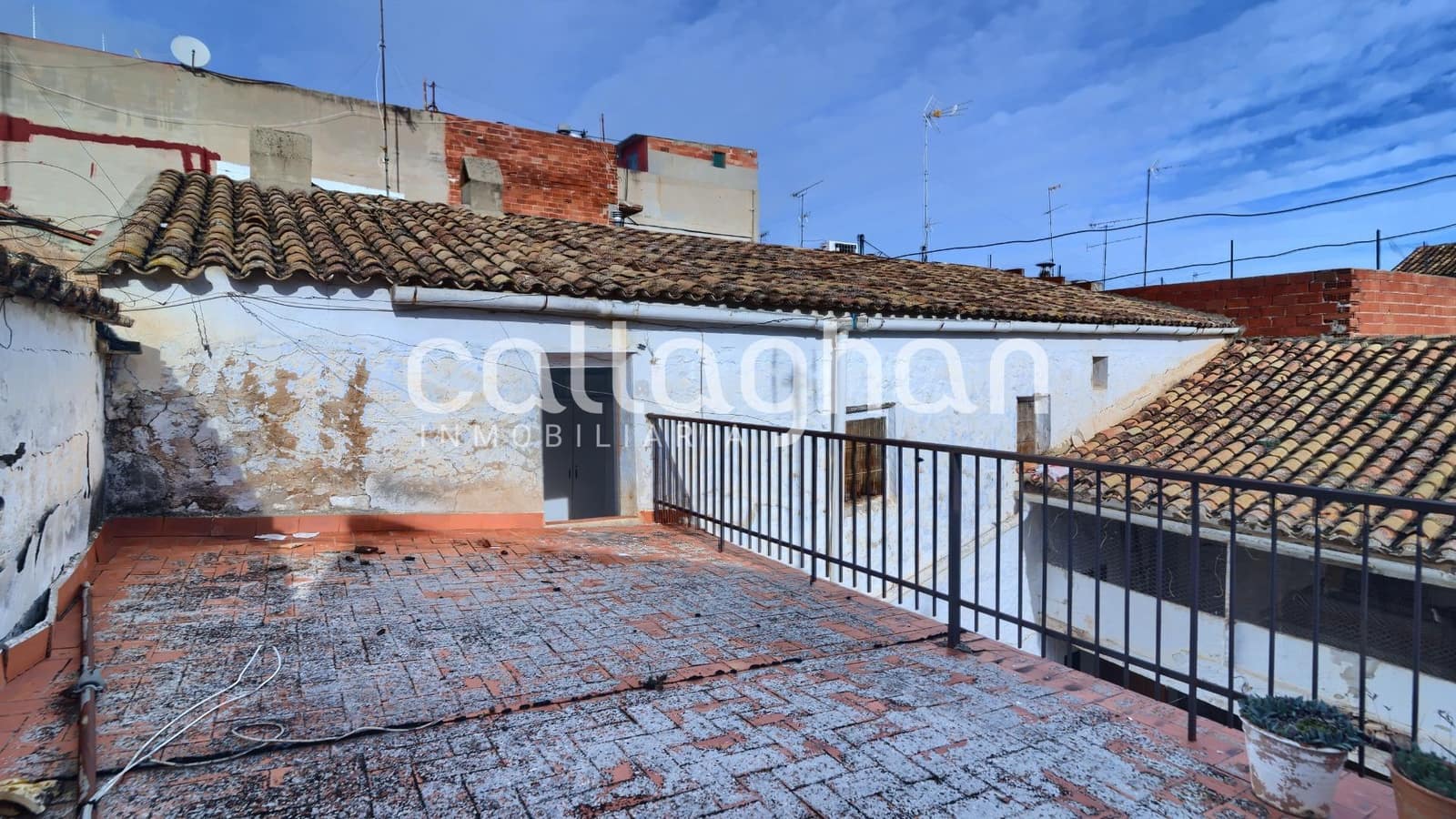 5 bedroom Townhouse for sale in Benaguasil - € 180,000 (Ref: 9622420)