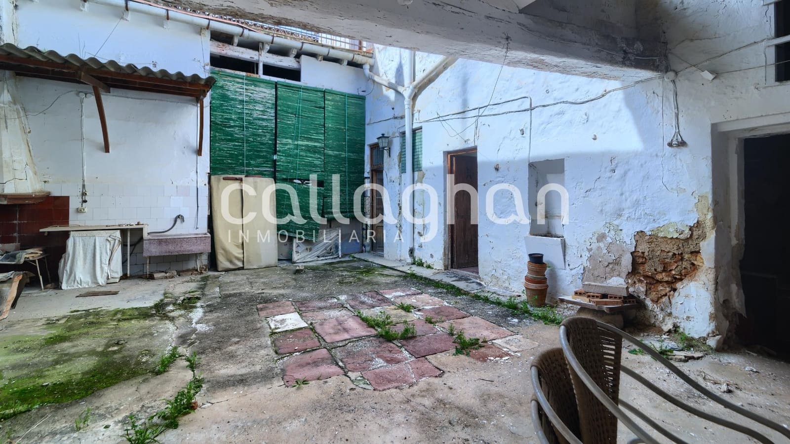 5 bedroom Townhouse for sale in Benaguasil - € 180,000 (Ref: 9622420)