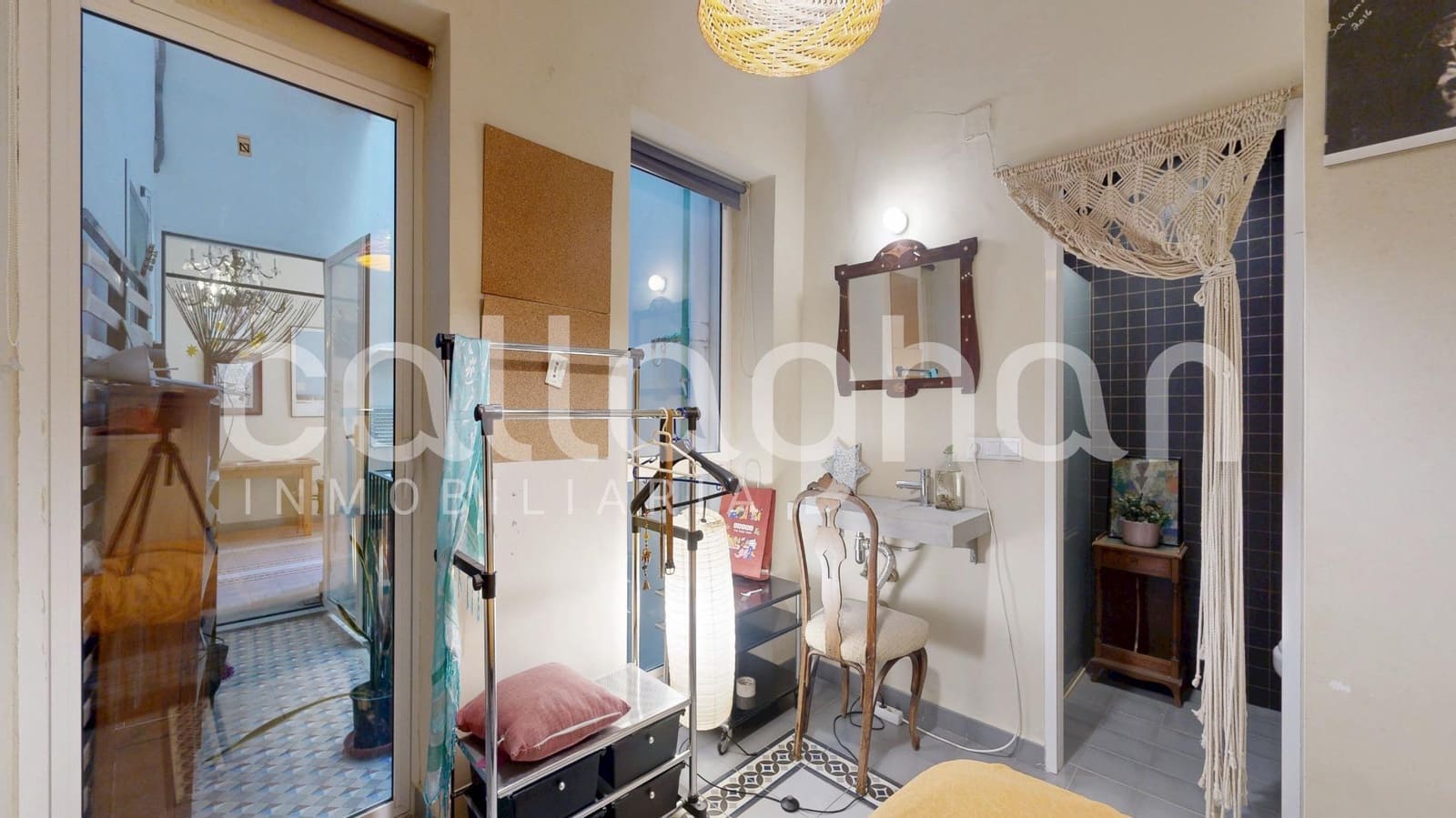 4 bedroom Flat for sale in Valencia city - € 590,000 (Ref: 9625901)