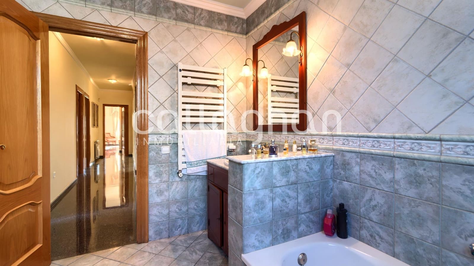 9 chambre Villa/Maison à vendre à Torrent avec piscine garage - 1 200 000 € (Ref: 9630279)