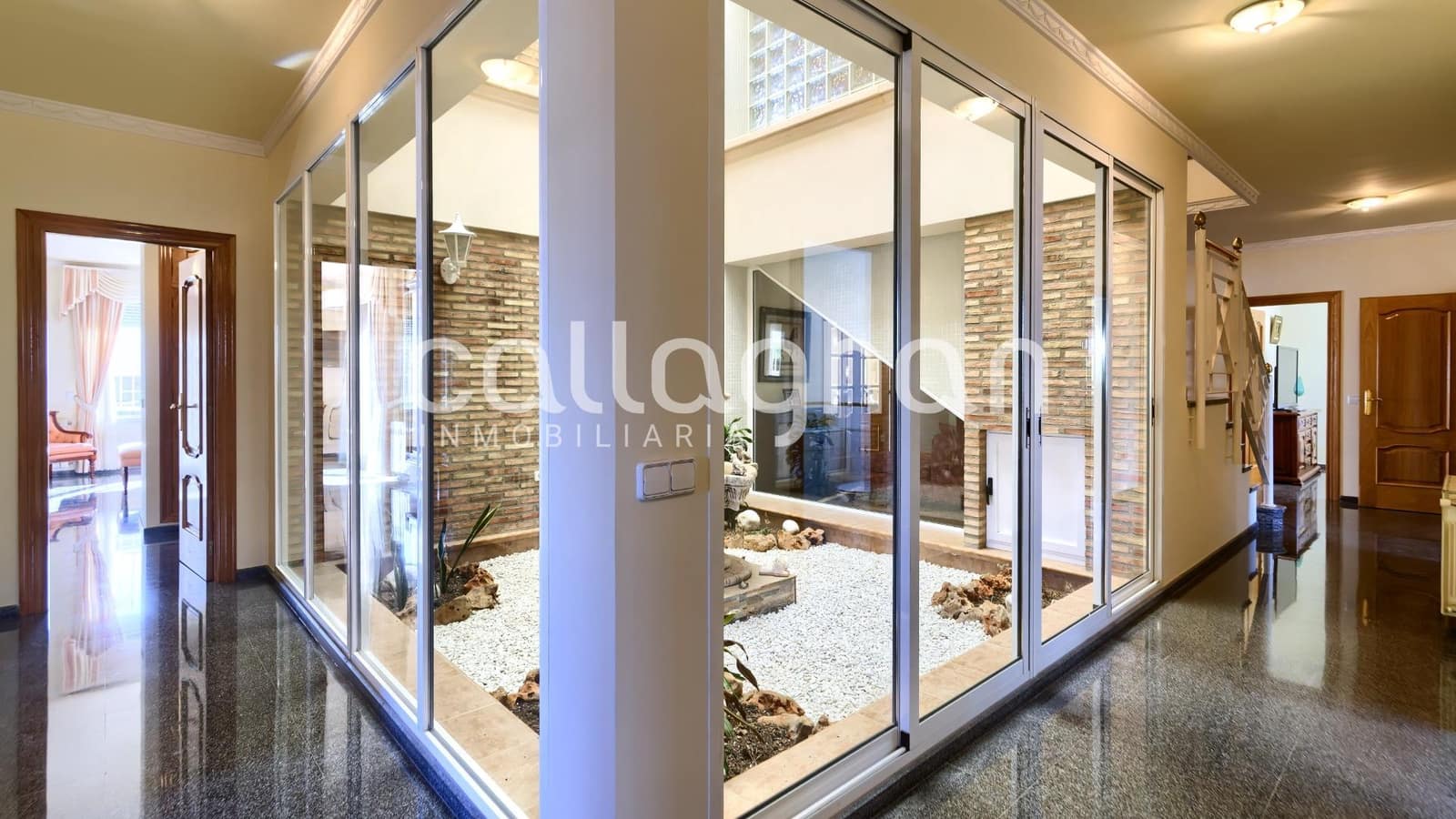 9 chambre Villa/Maison à vendre à Torrent avec piscine garage - 1 200 000 € (Ref: 9630279)