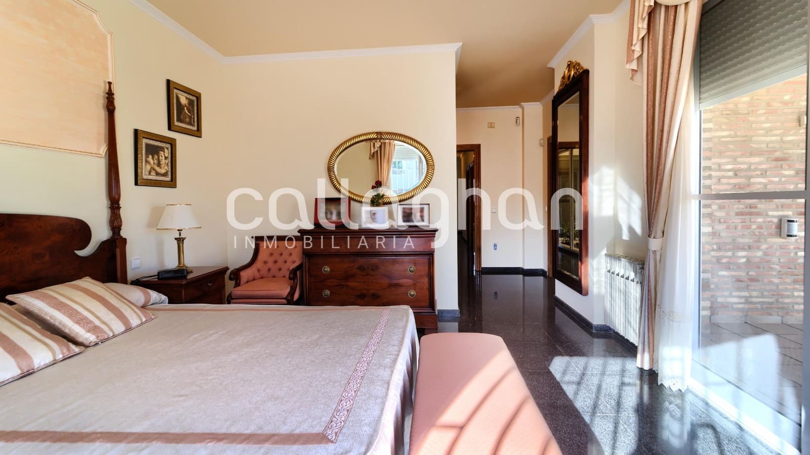 9 chambre Villa/Maison à vendre à Torrent avec piscine garage - 1 200 000 € (Ref: 9630279)