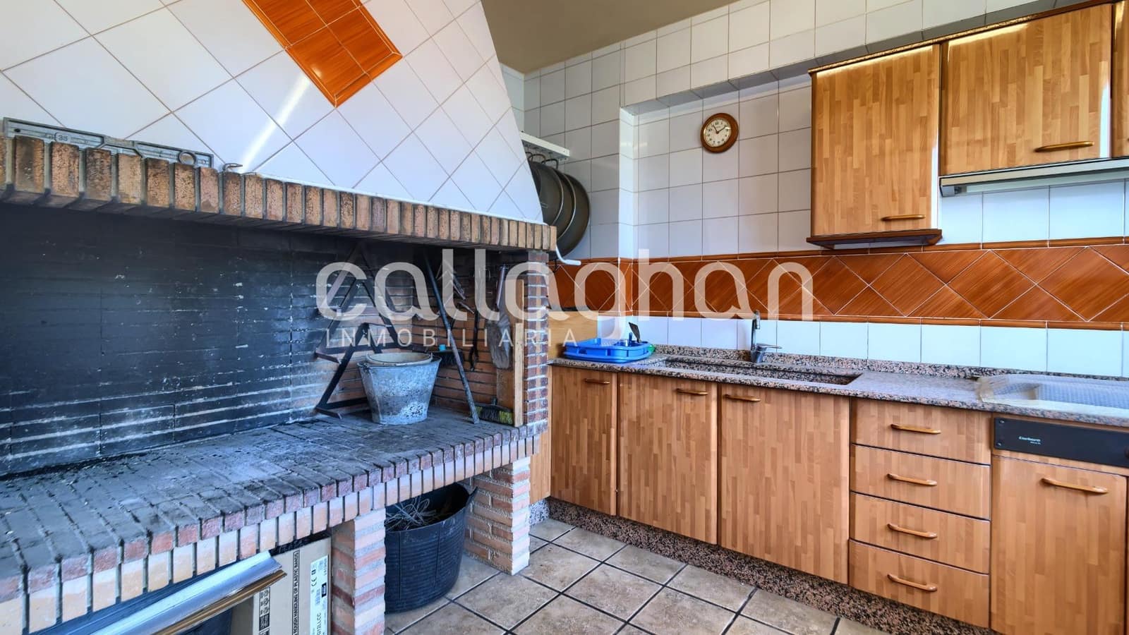 9 chambre Villa/Maison à vendre à Torrent avec piscine garage - 1 200 000 € (Ref: 9630279)