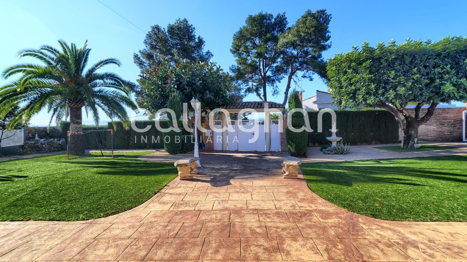 9 chambre Villa/Maison à vendre à Torrent avec piscine garage - 1 200 000 € (Ref: 9630279)