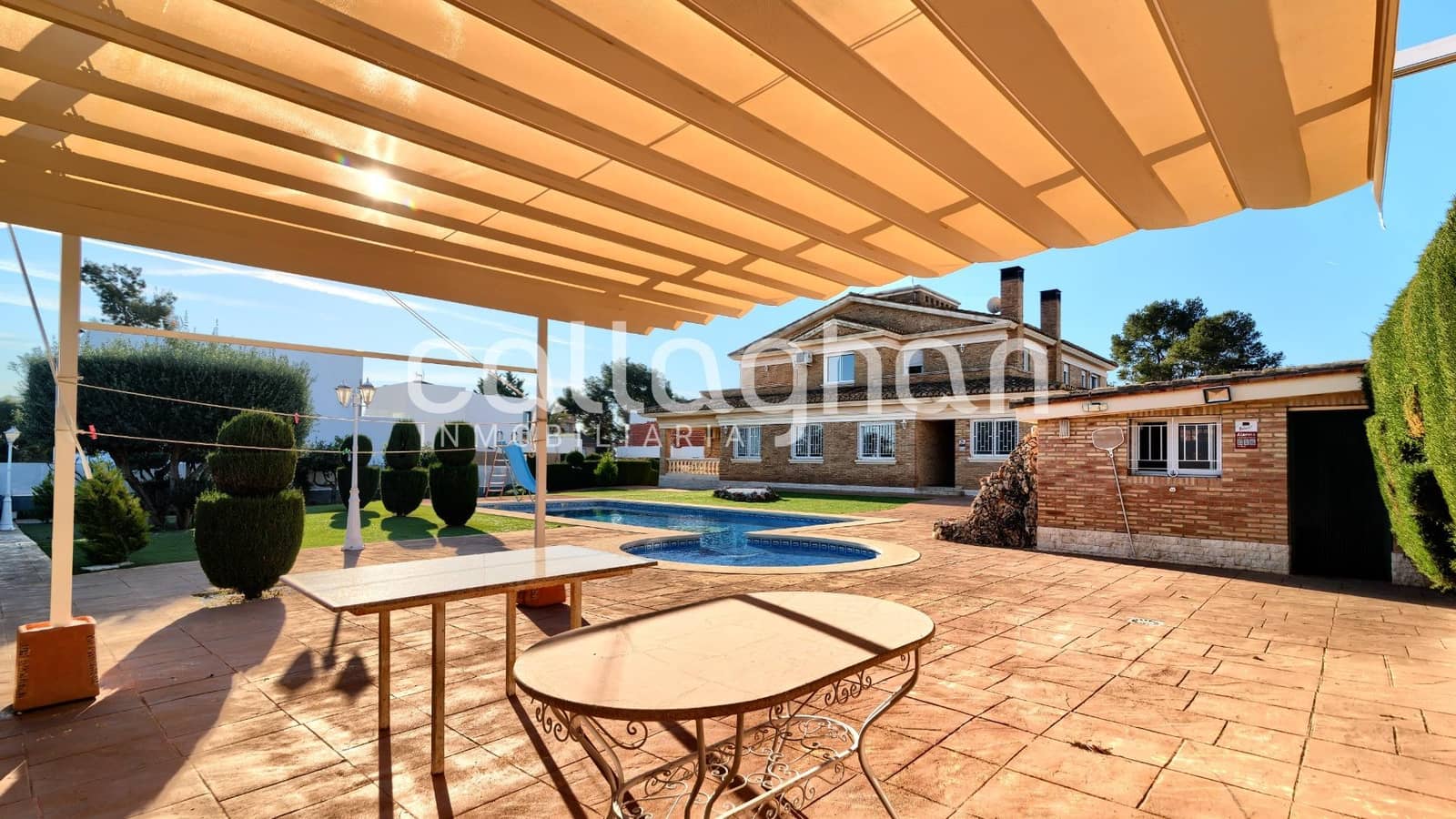9 bedroom Villa for sale in Torrent with pool garage - € 1,175,000 (Ref: 9630279)