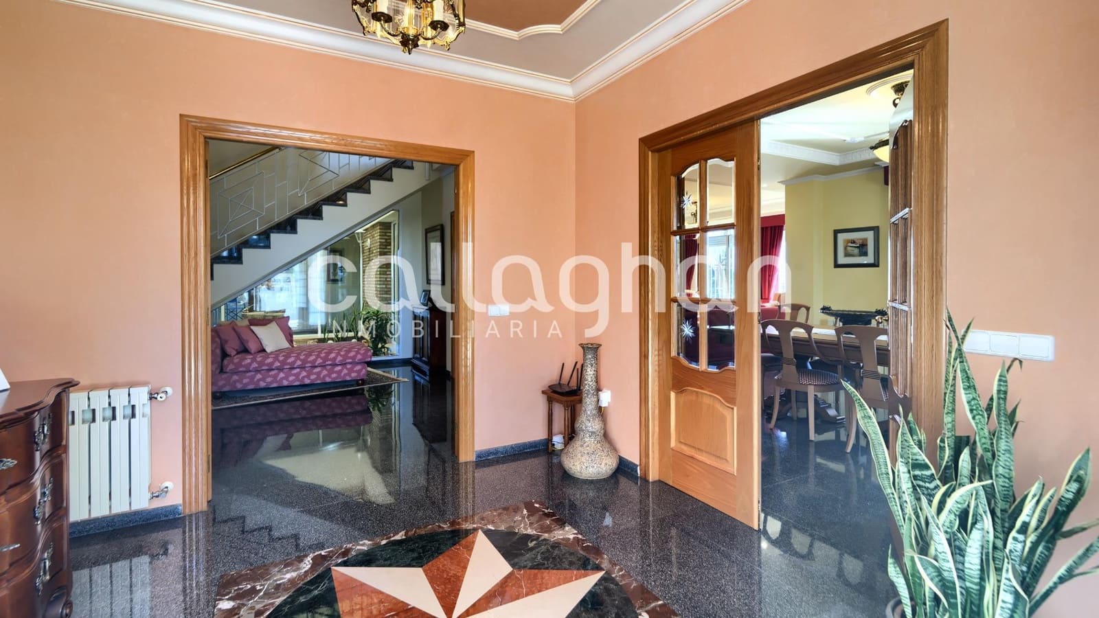 9 bedroom Villa for sale in Torrent with pool garage - € 1,175,000 (Ref: 9630279)