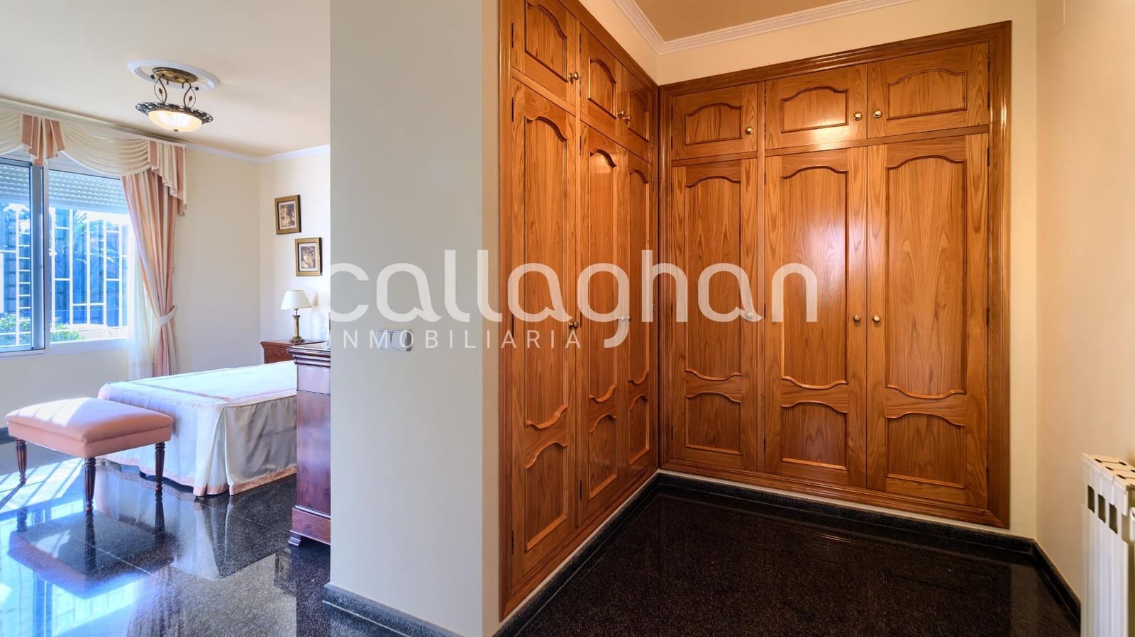 9 bedroom Villa for sale in Torrent with pool garage - € 1,175,000 (Ref: 9630279)